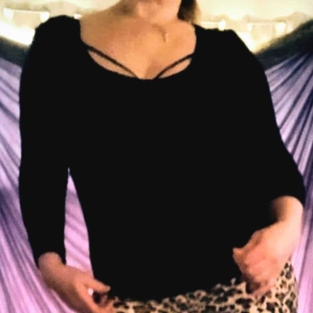 Basic Black Elaine Scoop neck long sleeve Thin Layering Top NWT Boutique